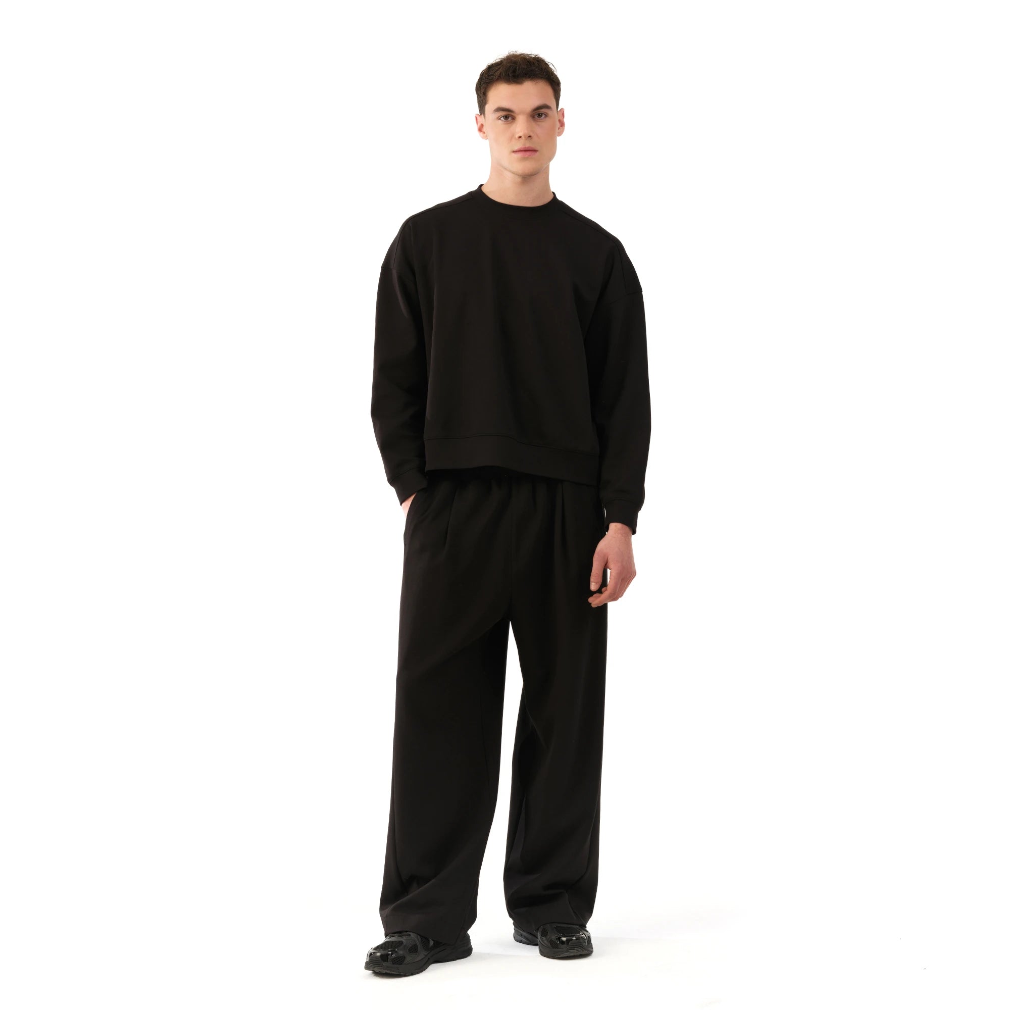 Studio Basic Crop Sweatshirt