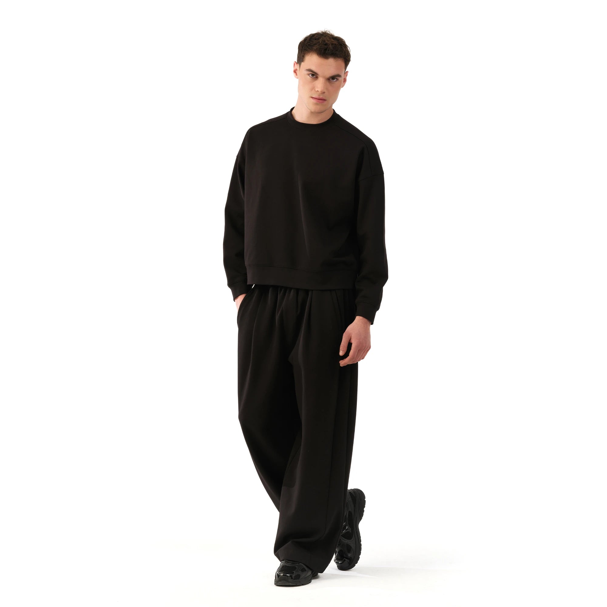 Studio Basic Crop Sweatshirt